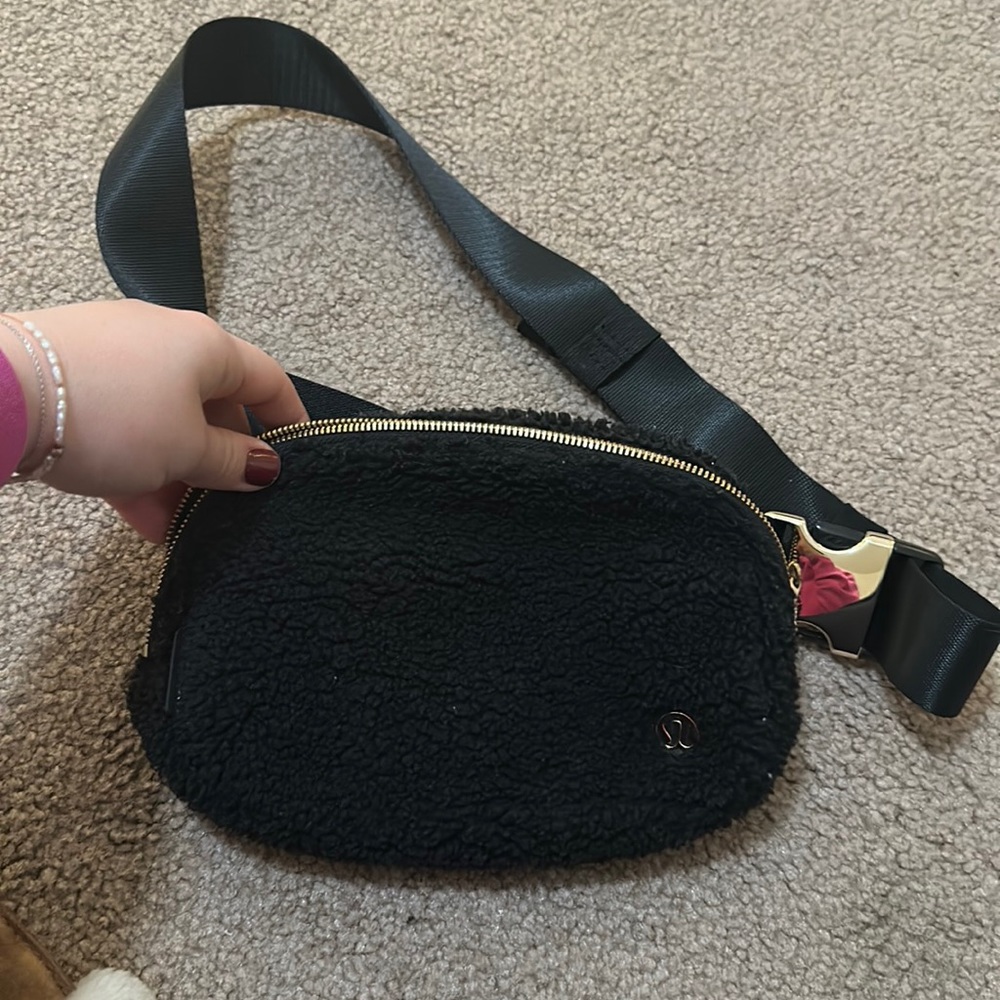 Lululemon fuzzy everywhere belt bag